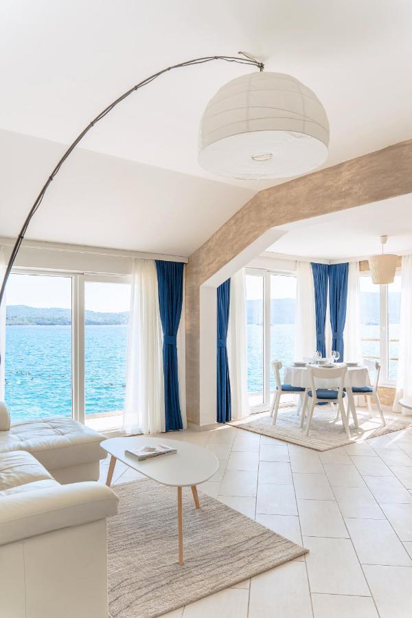 Seafront Apartments Тиват Екстериор снимка