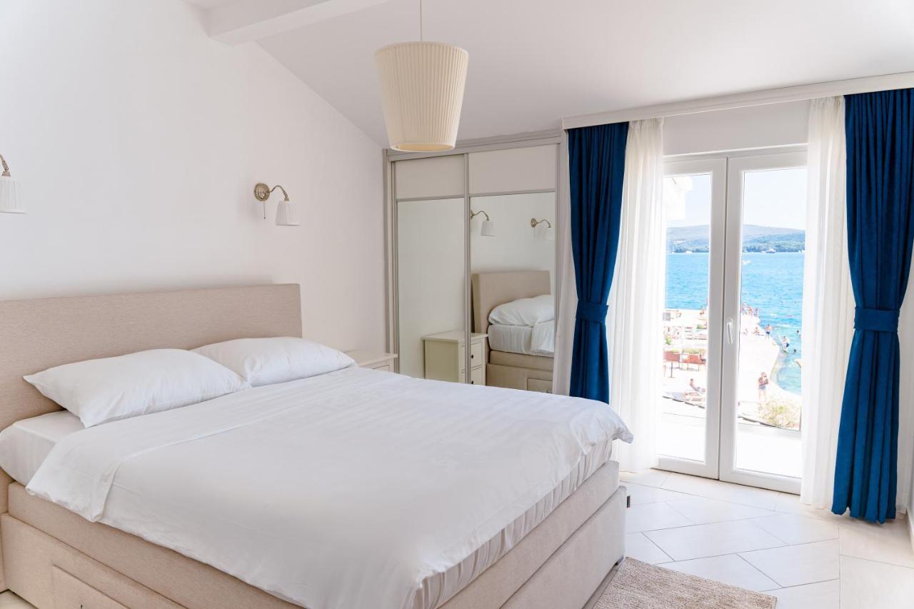 Seafront Apartments Тиват Екстериор снимка