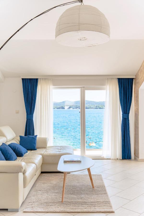 Seafront Apartments Тиват Екстериор снимка