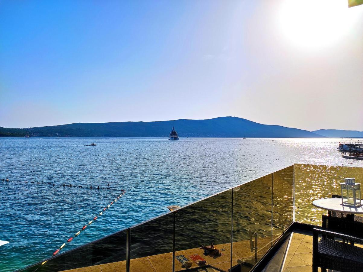 Seafront Apartments Тиват Екстериор снимка