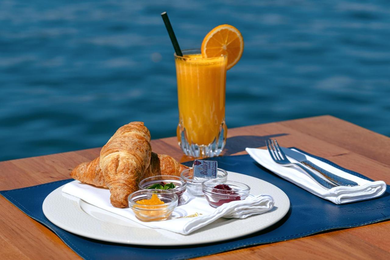 Seafront Apartments Тиват Екстериор снимка